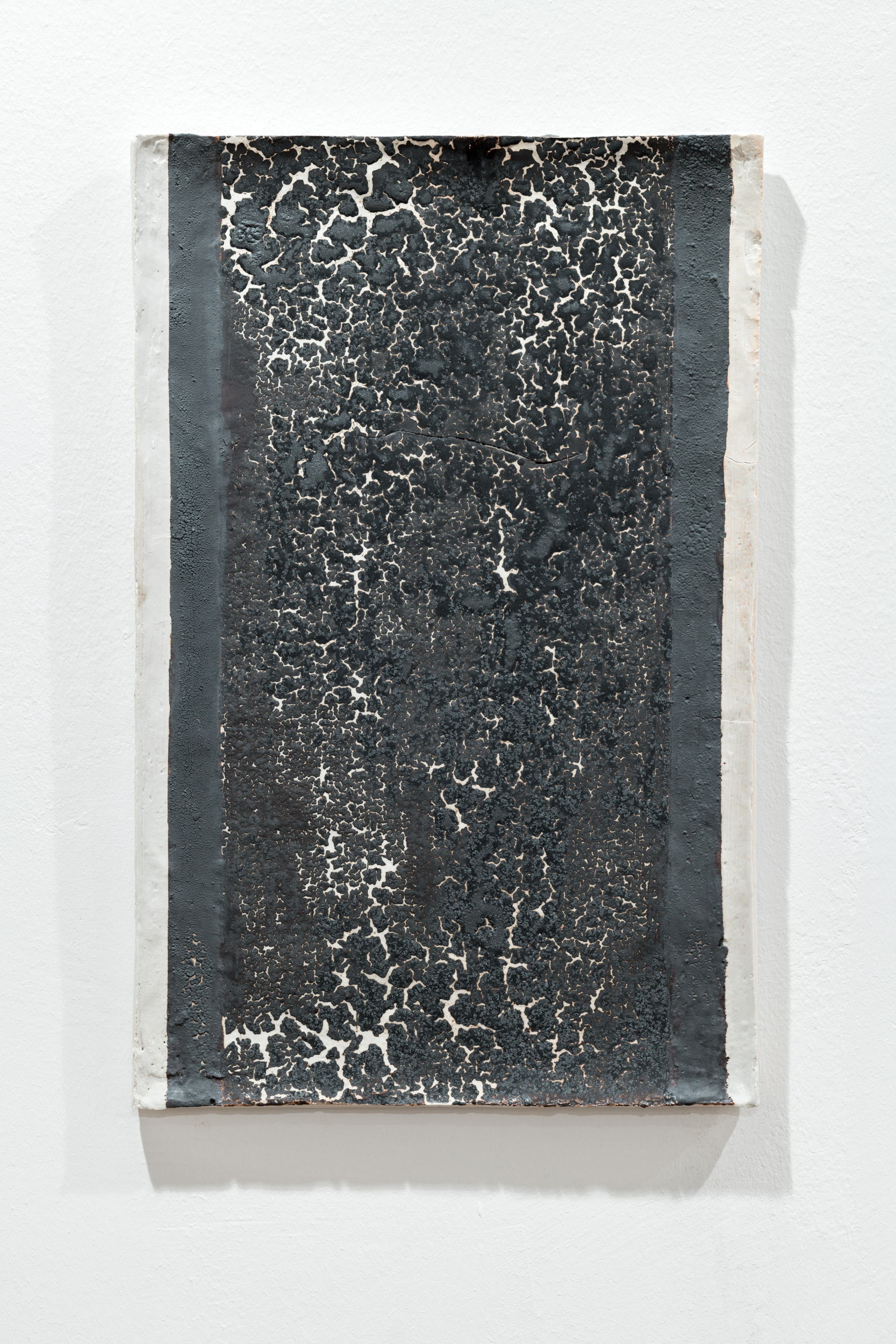 Fb NEMA Julia Mezo Tabula Sorozat 2023 Porcelan Balaton Felvideki Kozetekbol Keszitett Mazzal Fatuzeleses Egetes 1350 C 32 X 52 X 2cm