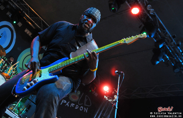 suicidal_tendencies_p2013_02