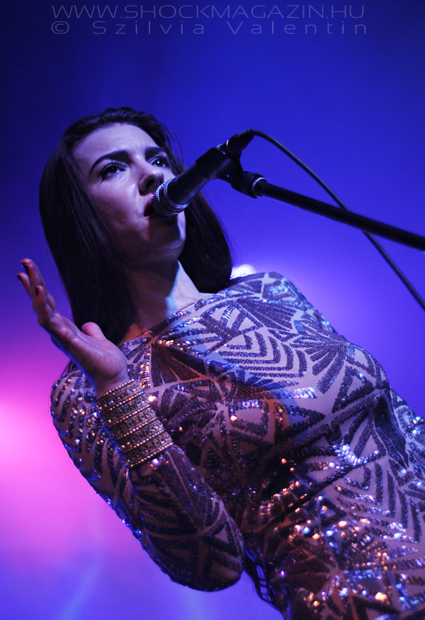 chrysta_bell_k2017_01
