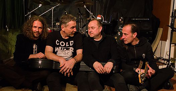 „Szerettünk volna egy hagyományos, koszos dark’n’roll lemezt csinálni”