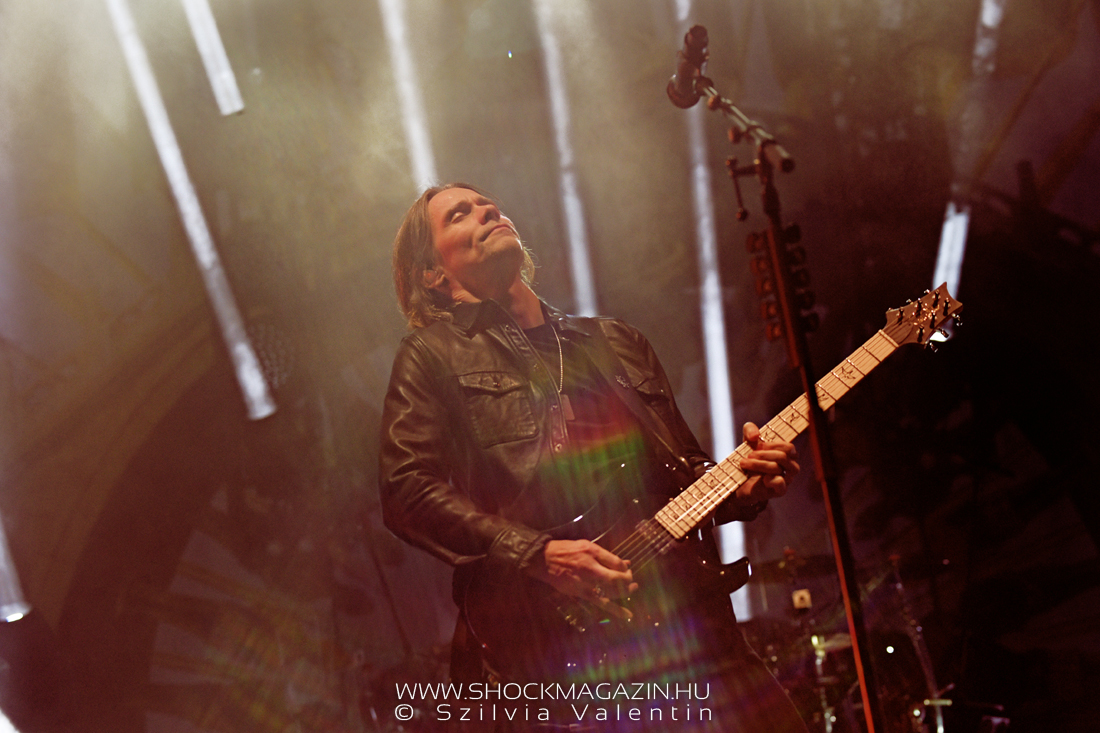 alter_bridge_k2022_03