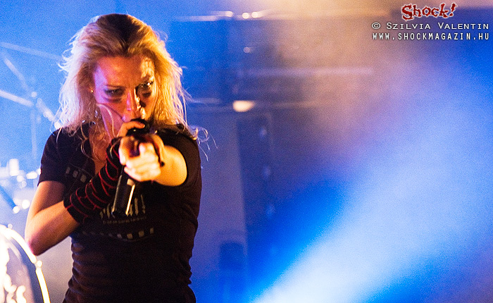 Angela az Arch Enemy teasereiről: „Nem én vagyok az!”