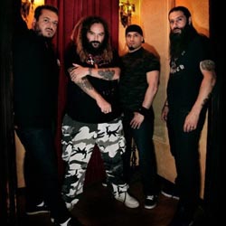 Max a Cavalera Conspiracy, a Slayer és a Minor Threat keverékét ígéri