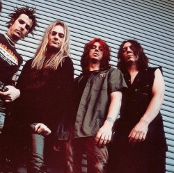 Klasszikus hangzású Skid Row albumot ígér Rachel Bolan